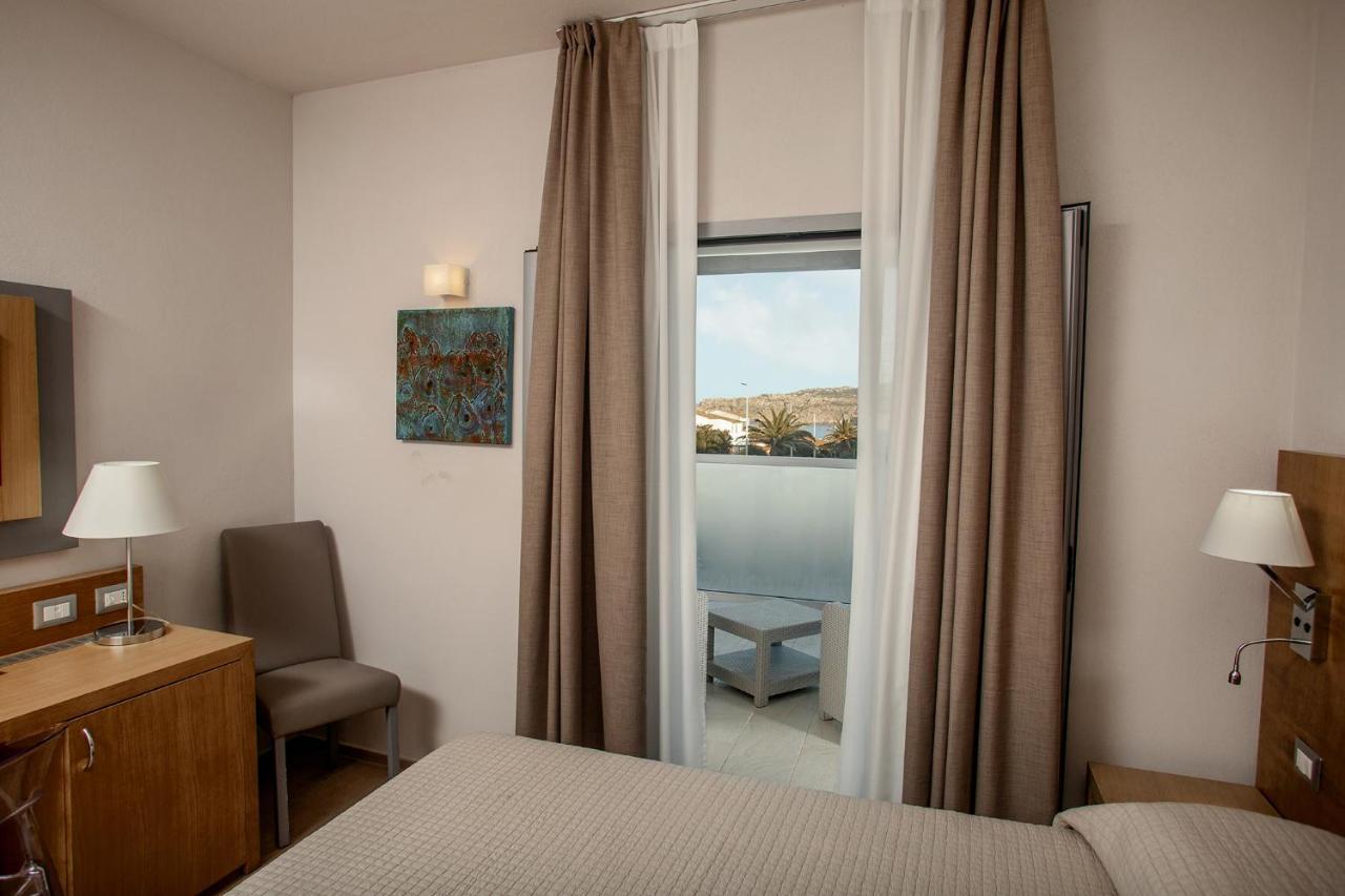 Capotesta Luxury Rooms Santa Teresa Gallura Zewnętrze zdjęcie