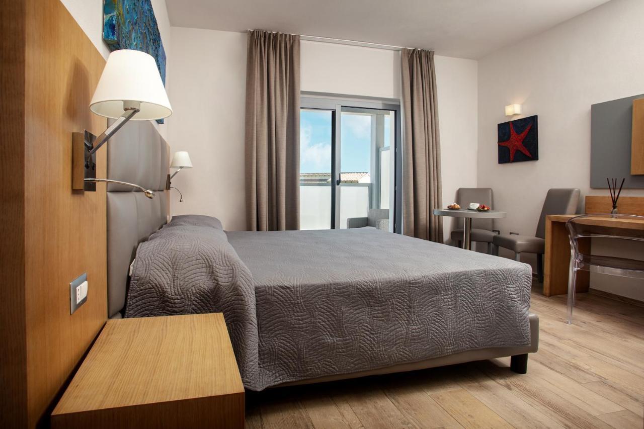 Capotesta Luxury Rooms Santa Teresa Gallura Zewnętrze zdjęcie