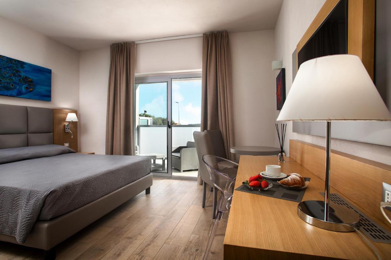 Capotesta Luxury Rooms Santa Teresa Gallura Zewnętrze zdjęcie